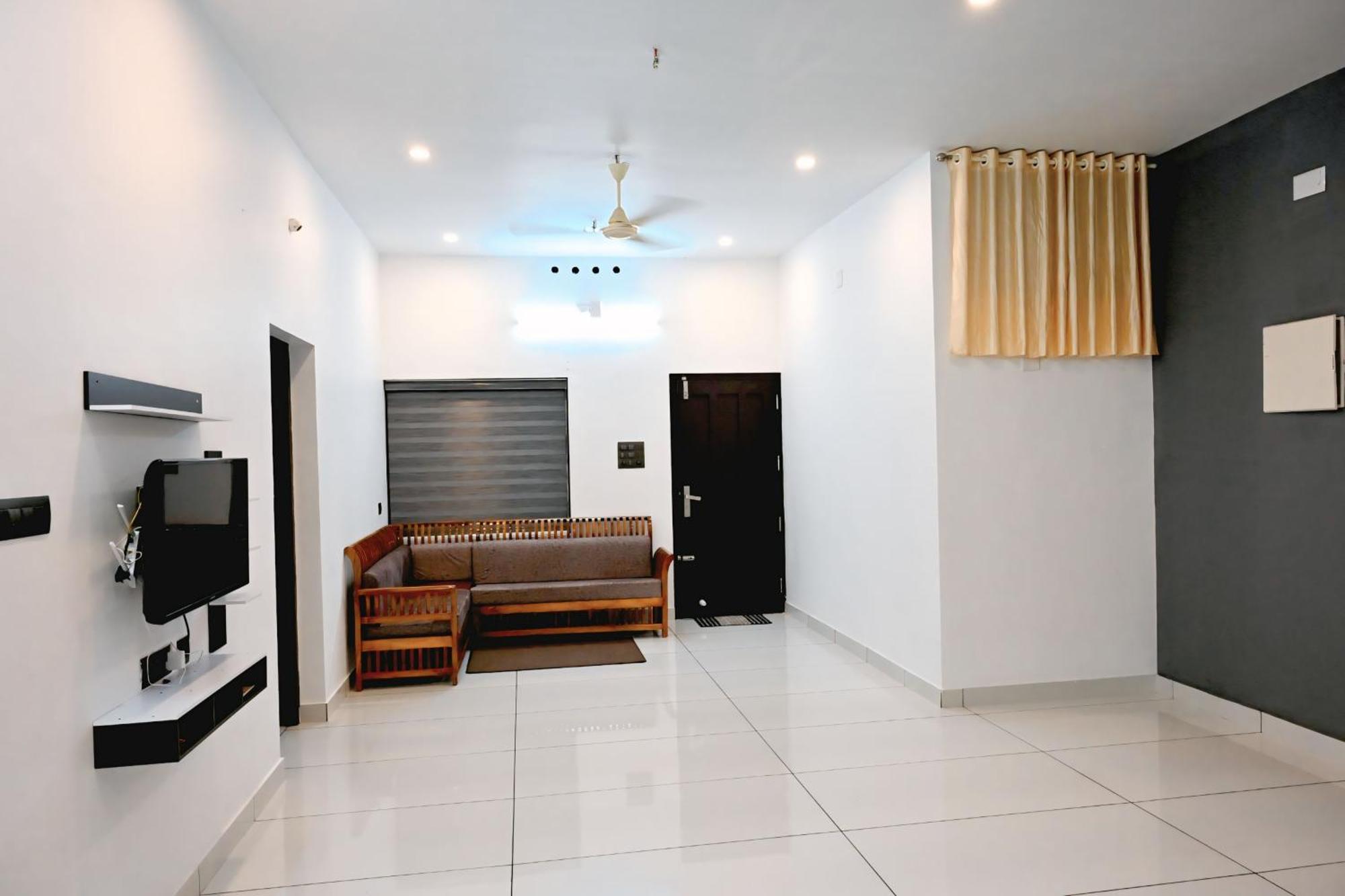 Апартаменты Elamkulam Penthouse - 3Bhk Ac With Kitchen - Kochi Chottanikara Экстерьер фото